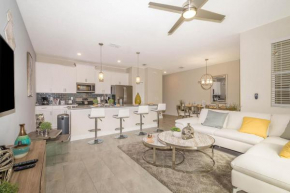 8982SC TOWNHOUSE 4 BEDROOMS 3 BATHROOMS + PRIVATE POOL